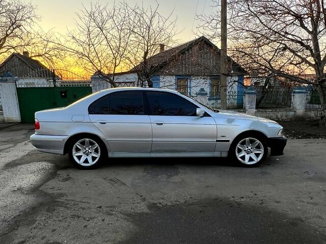 Сірий БМВ 5 Серія, об'ємом двигуна 2.5 л та пробігом 400 тис. км за 4700 $, фото 6 на Automoto.ua