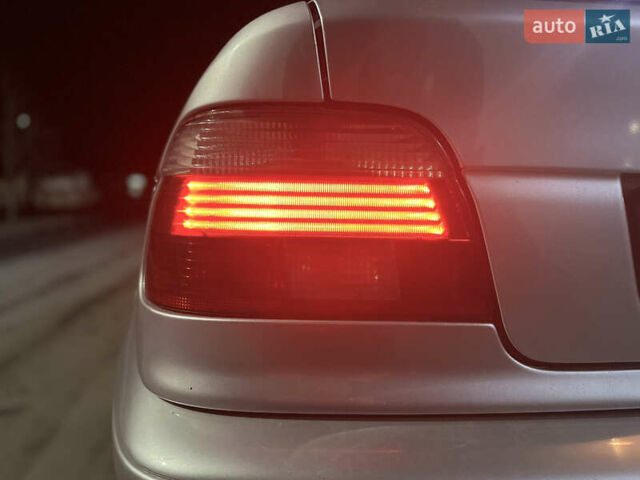 Серый БМВ 5 Серия, объемом двигателя 2.5 л и пробегом 315 тыс. км за 5100 $, фото 3 на Automoto.ua