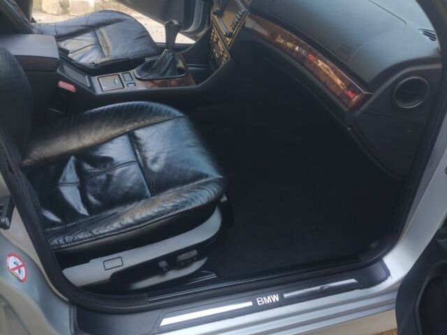 Серый БМВ 5 Серия, объемом двигателя 2.2 л и пробегом 370 тыс. км за 6200 $, фото 5 на Automoto.ua