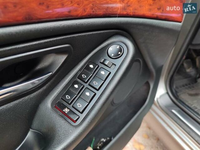 Серый БМВ 5 Серия, объемом двигателя 2 л и пробегом 440 тыс. км за 5950 $, фото 20 на Automoto.ua