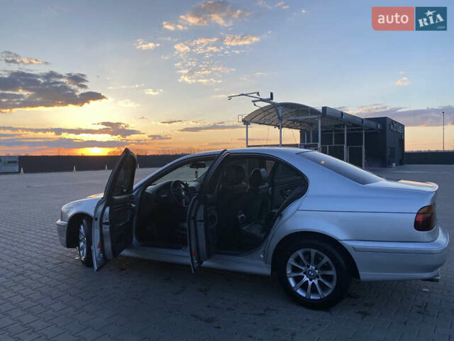 Серый БМВ 5 Серия, объемом двигателя 3 л и пробегом 400 тыс. км за 6000 $, фото 5 на Automoto.ua