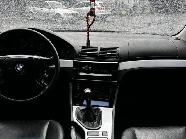 Серый БМВ 5 Серия, объемом двигателя 0 л и пробегом 300 тыс. км за 3100 $, фото 5 на Automoto.ua