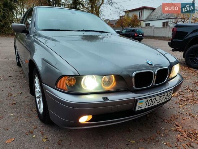 Серый БМВ 5 Серия, объемом двигателя 2 л и пробегом 440 тыс. км за 5950 $, фото 2 на Automoto.ua