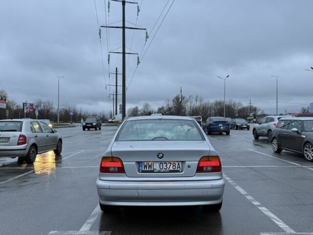 Серый БМВ 5 Серия, объемом двигателя 0 л и пробегом 320 тыс. км за 3200 $, фото 3 на Automoto.ua