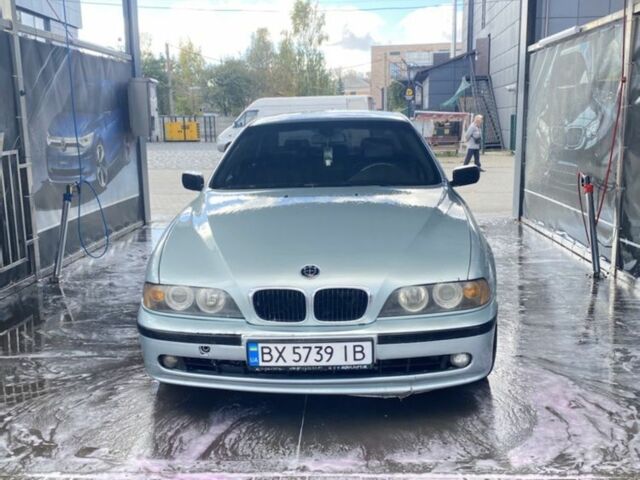 Серый БМВ 5 Серия, объемом двигателя 2 л и пробегом 305 тыс. км за 4900 $, фото 1 на Automoto.ua