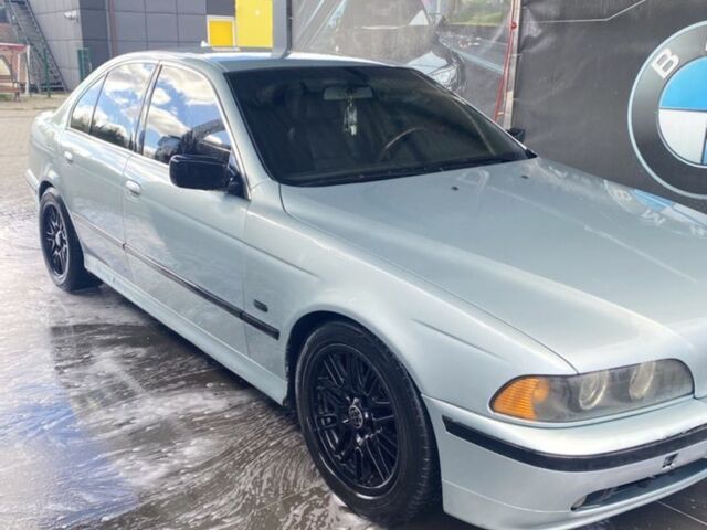 Серый БМВ 5 Серия, объемом двигателя 2 л и пробегом 305 тыс. км за 4900 $, фото 3 на Automoto.ua