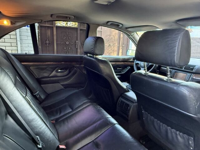 Серый БМВ 5 Серия, объемом двигателя 2.9 л и пробегом 300 тыс. км за 3500 $, фото 15 на Automoto.ua