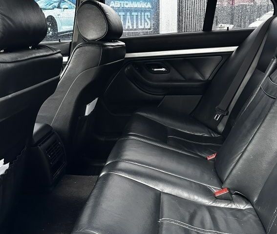 Серый БМВ 5 Серия, объемом двигателя 0 л и пробегом 300 тыс. км за 3100 $, фото 4 на Automoto.ua