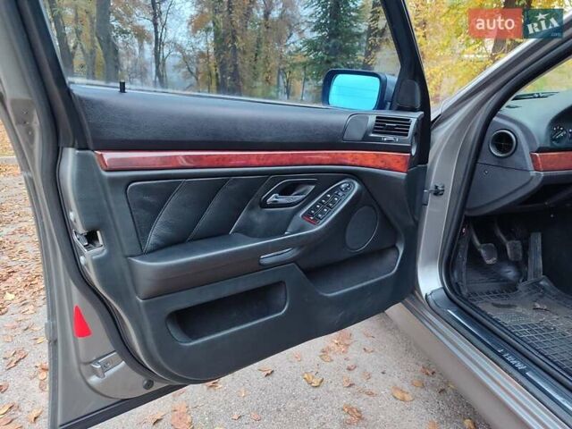 Серый БМВ 5 Серия, объемом двигателя 2 л и пробегом 440 тыс. км за 5950 $, фото 25 на Automoto.ua