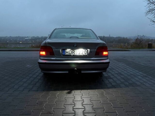 Серый БМВ 5 Серия, объемом двигателя 3 л и пробегом 350 тыс. км за 2500 $, фото 4 на Automoto.ua