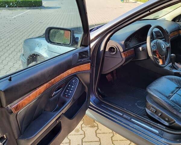 Серый БМВ 5 Серия, объемом двигателя 2.49 л и пробегом 260 тыс. км за 4600 $, фото 7 на Automoto.ua