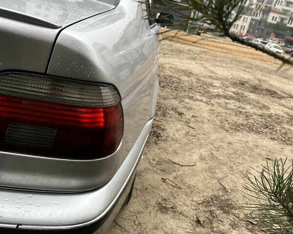 Серый БМВ 5 Серия, объемом двигателя 2.8 л и пробегом 598 тыс. км за 5500 $, фото 5 на Automoto.ua