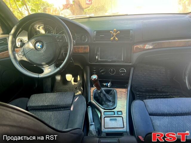 Сірий БМВ 5 Серія, об'ємом двигуна 2.2 л та пробігом 0 тис. км за 4000 $, фото 1 на Automoto.ua