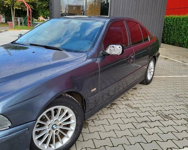 Серый БМВ 5 Серия, объемом двигателя 2.49 л и пробегом 260 тыс. км за 4600 $, фото 2 на Automoto.ua