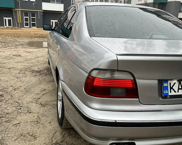 Серый БМВ 5 Серия, объемом двигателя 2.8 л и пробегом 598 тыс. км за 5500 $, фото 4 на Automoto.ua