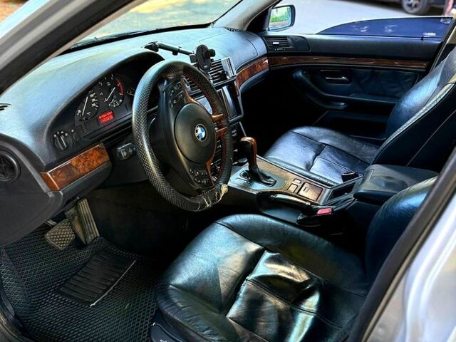 Серый БМВ 5 Серия, объемом двигателя 2.5 л и пробегом 0 тыс. км за 4500 $, фото 3 на Automoto.ua