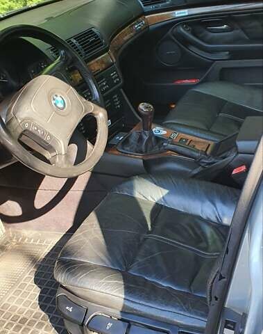 Сірий БМВ 5 Серія, об'ємом двигуна 2 л та пробігом 350 тис. км за 6200 $, фото 15 на Automoto.ua