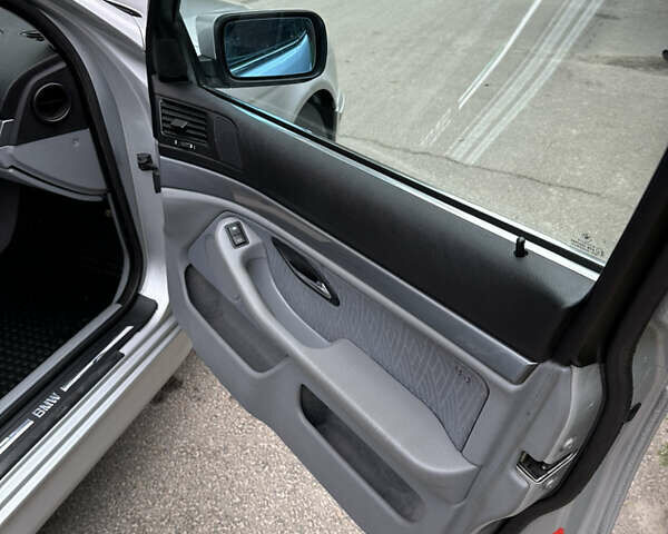 Серый БМВ 5 Серия, объемом двигателя 2.2 л и пробегом 288 тыс. км за 6200 $, фото 11 на Automoto.ua