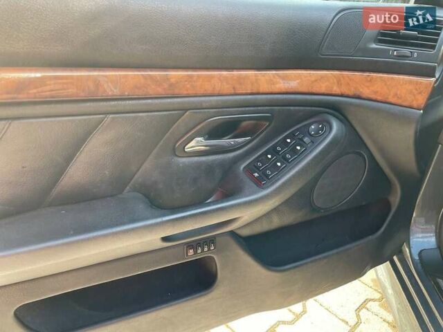 Серый БМВ 5 Серия, объемом двигателя 2.49 л и пробегом 260 тыс. км за 4600 $, фото 3 на Automoto.ua