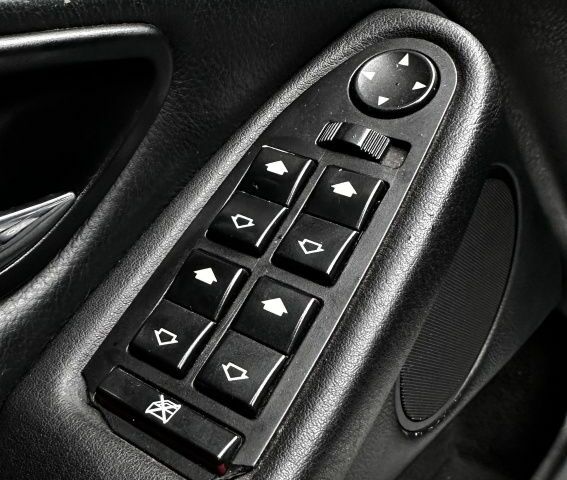 Серый БМВ 5 Серия, объемом двигателя 0 л и пробегом 300 тыс. км за 3100 $, фото 7 на Automoto.ua