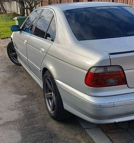 Серый БМВ 5 Серия, объемом двигателя 2.9 л и пробегом 340 тыс. км за 5000 $, фото 2 на Automoto.ua