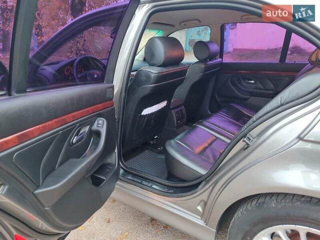 Серый БМВ 5 Серия, объемом двигателя 2 л и пробегом 440 тыс. км за 5950 $, фото 22 на Automoto.ua