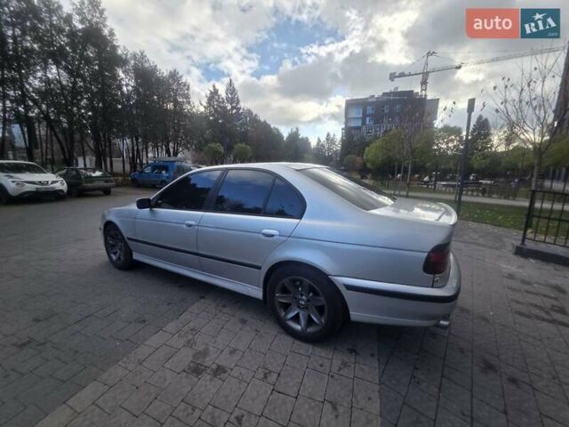 Серый БМВ 5 Серия, объемом двигателя 2.93 л и пробегом 444 тыс. км за 5999 $, фото 3 на Automoto.ua