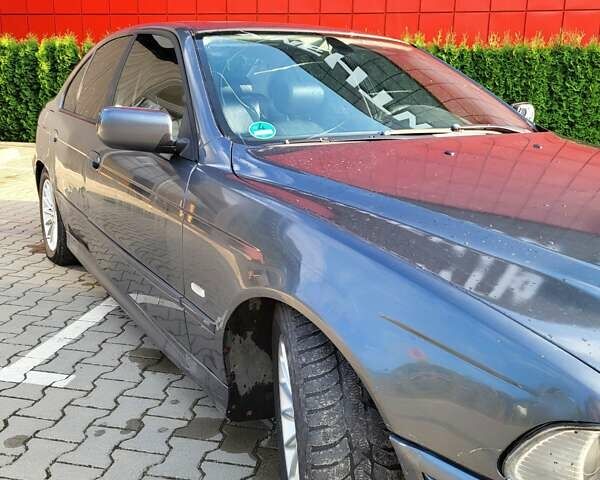 Серый БМВ 5 Серия, объемом двигателя 2.49 л и пробегом 260 тыс. км за 4600 $, фото 6 на Automoto.ua