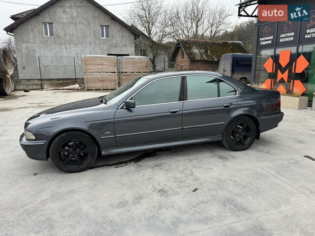 Серый БМВ 5 Серия, объемом двигателя 3 л и пробегом 320 тыс. км за 5550 $, фото 3 на Automoto.ua