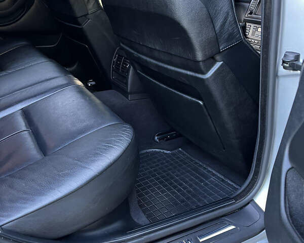 Серый БМВ 5 Серия, объемом двигателя 2.9 л и пробегом 348 тыс. км за 8000 $, фото 4 на Automoto.ua