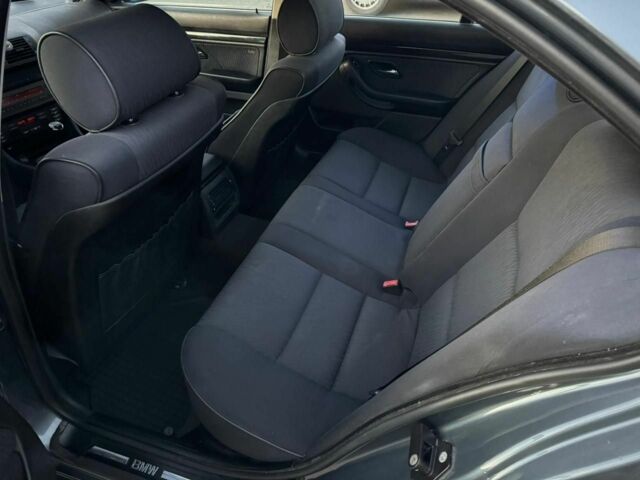 Серый БМВ 5 Серия, объемом двигателя 2 л и пробегом 303 тыс. км за 4000 $, фото 10 на Automoto.ua