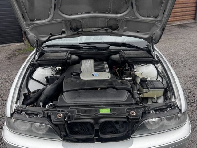 Сірий БМВ 5 Серія, об'ємом двигуна 2.5 л та пробігом 300 тис. км за 2350 $, фото 13 на Automoto.ua