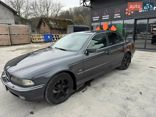 Серый БМВ 5 Серия, объемом двигателя 3 л и пробегом 320 тыс. км за 5550 $, фото 1 на Automoto.ua