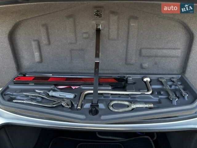 Сірий БМВ 5 Серія, об'ємом двигуна 4.4 л та пробігом 350 тис. км за 8400 $, фото 10 на Automoto.ua