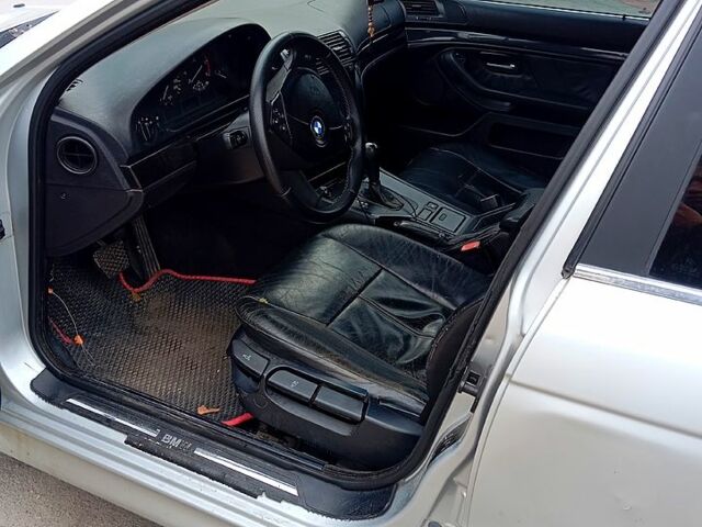 Сірий БМВ 5 Серія, об'ємом двигуна 3 л та пробігом 316 тис. км за 5300 $, фото 4 на Automoto.ua