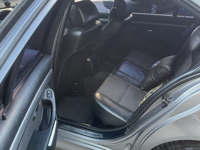 Серый БМВ 5 Серия, объемом двигателя 3 л и пробегом 318 тыс. км за 6850 $, фото 15 на Automoto.ua