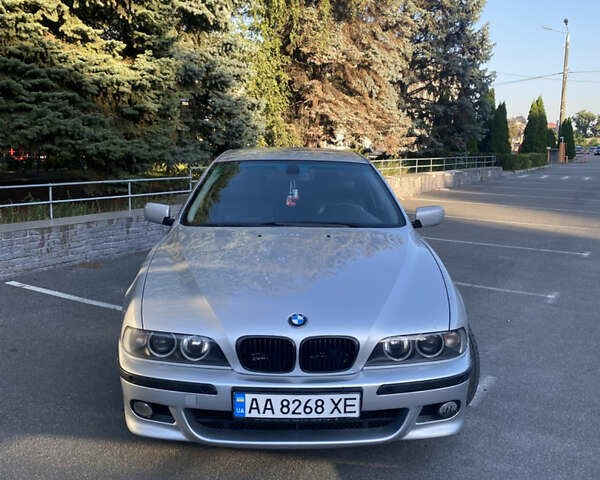 Серый БМВ 5 Серия, объемом двигателя 3 л и пробегом 313 тыс. км за 7000 $, фото 5 на Automoto.ua