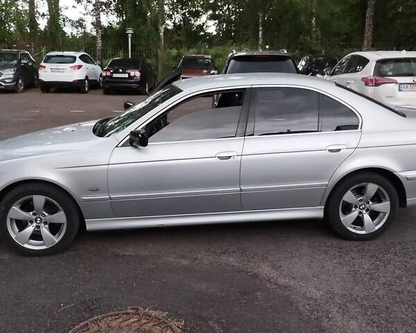 Серый БМВ 5 Серия, объемом двигателя 2.93 л и пробегом 380 тыс. км за 6500 $, фото 1 на Automoto.ua