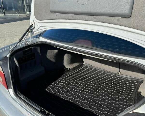 Серый БМВ 5 Серия, объемом двигателя 3 л и пробегом 425 тыс. км за 5500 $, фото 15 на Automoto.ua