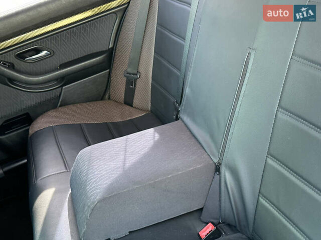 Серый БМВ 5 Серия, объемом двигателя 3 л и пробегом 316 тыс. км за 8000 $, фото 9 на Automoto.ua