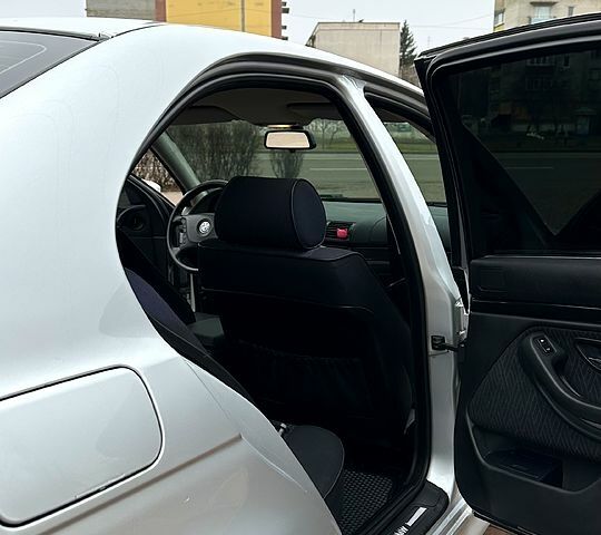 Серый БМВ 5 Серия, объемом двигателя 2 л и пробегом 340 тыс. км за 5599 $, фото 9 на Automoto.ua