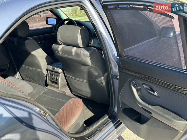 Серый БМВ 5 Серия, объемом двигателя 3 л и пробегом 316 тыс. км за 8000 $, фото 7 на Automoto.ua