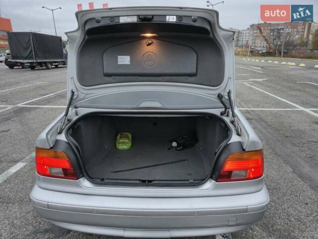 Серый БМВ 5 Серия, объемом двигателя 2.93 л и пробегом 300 тыс. км за 7500 $, фото 18 на Automoto.ua