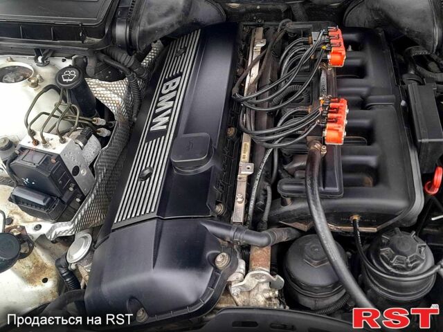 Серый БМВ 5 Серия, объемом двигателя 2.2 л и пробегом 360 тыс. км за 5300 $, фото 5 на Automoto.ua