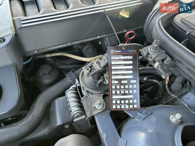 Серый БМВ 5 Серия, объемом двигателя 3 л и пробегом 316 тыс. км за 8000 $, фото 20 на Automoto.ua