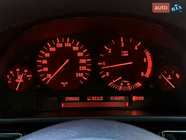 Серый БМВ 5 Серия, объемом двигателя 3 л и пробегом 298 тыс. км за 8800 $, фото 29 на Automoto.ua