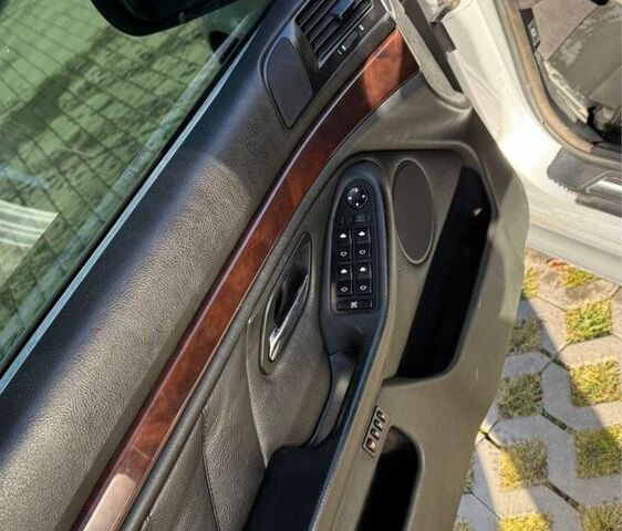 Серый БМВ 5 Серия, объемом двигателя 3 л и пробегом 380 тыс. км за 5899 $, фото 16 на Automoto.ua