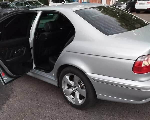 Серый БМВ 5 Серия, объемом двигателя 2.93 л и пробегом 380 тыс. км за 6500 $, фото 17 на Automoto.ua