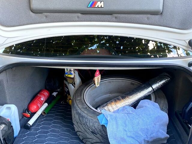 Серый БМВ 5 Серия, объемом двигателя 2.5 л и пробегом 319 тыс. км за 6300 $, фото 4 на Automoto.ua