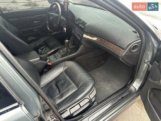 Серый БМВ 5 Серия, объемом двигателя 2.2 л и пробегом 436 тыс. км за 5000 $, фото 7 на Automoto.ua